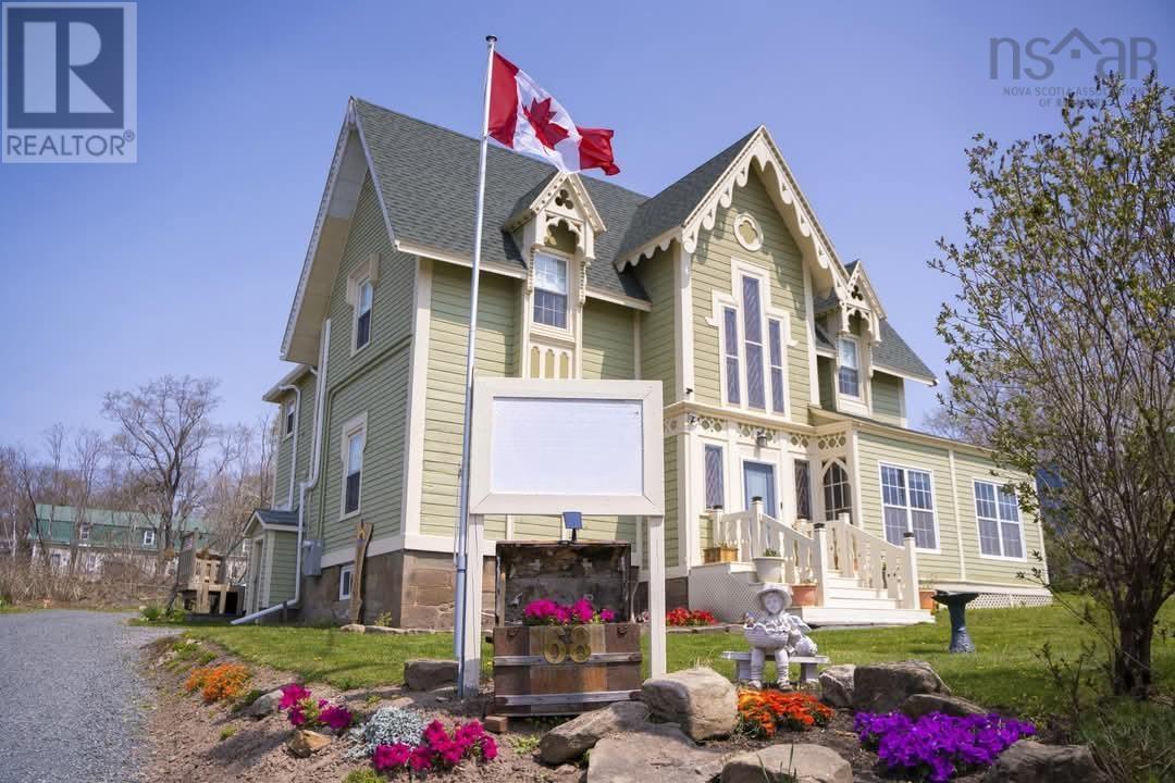 68 Front St, Pictou, NS B0K 1H0