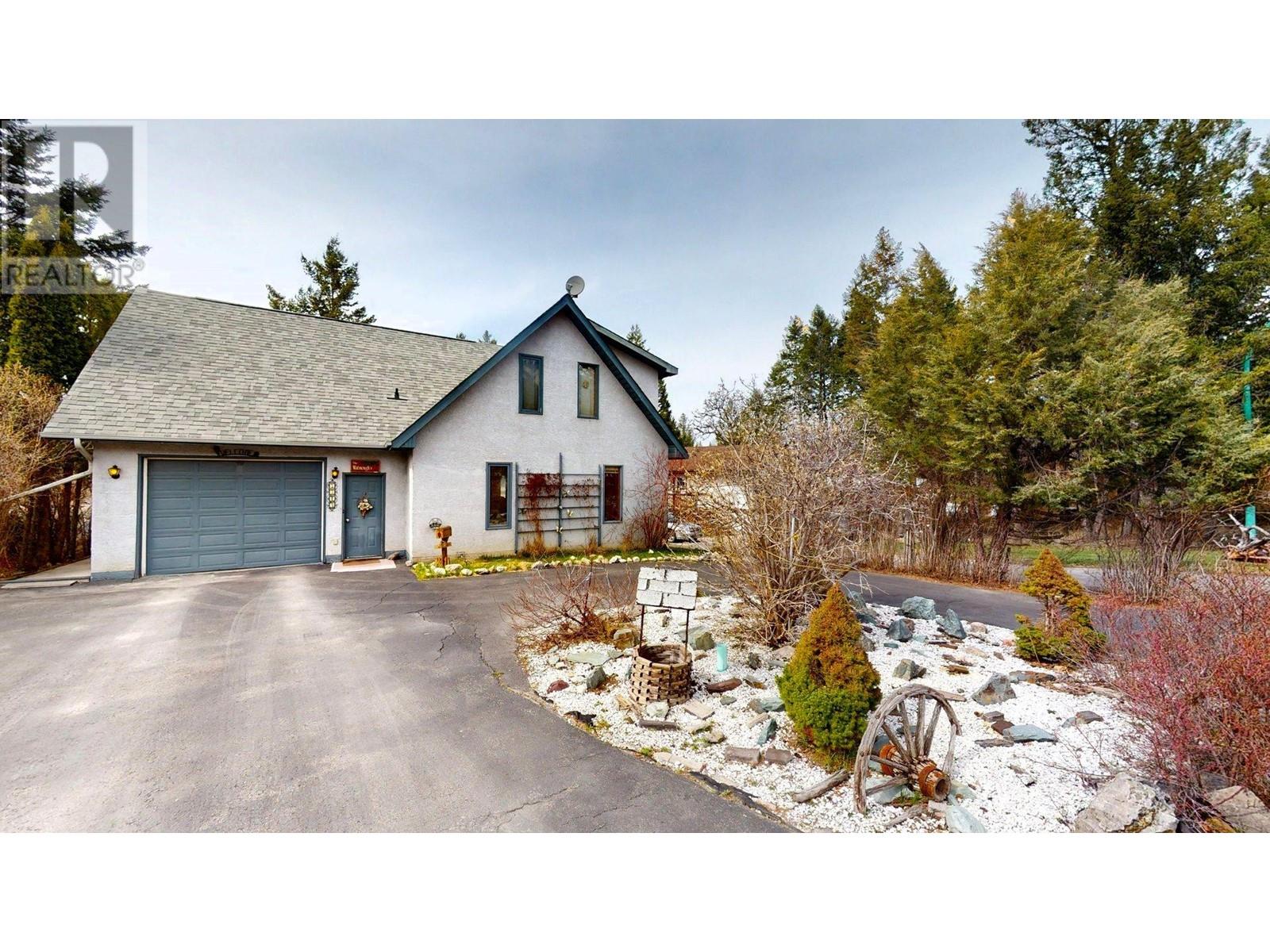 7319 Glacier Dr, Radium Hot Springs, BC V0A 1M0