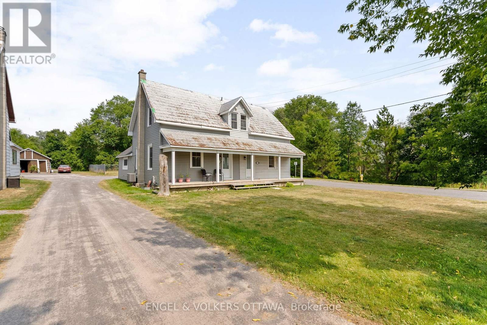 3698 Carp Rd, Ottawa, ON K0A 1L0