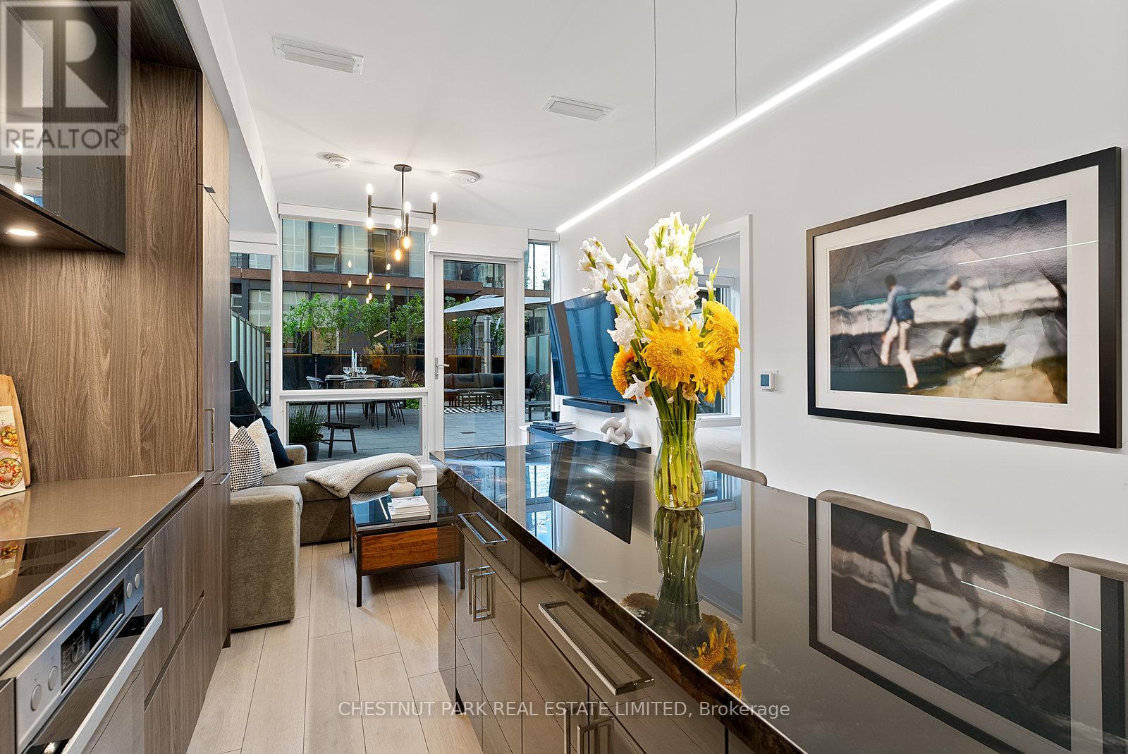 610 15 Mercer St, Toronto, ON M5V 1H2