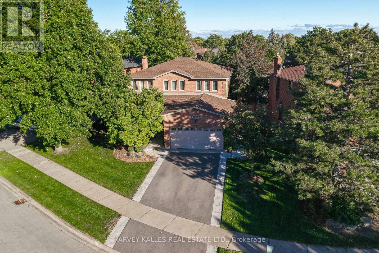 1240 Rosethorne Rd, Oakville, ON L6M 1H6