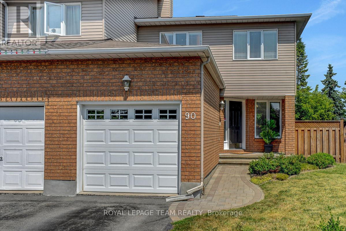 90 Scarlet Ct, Ottawa, ON K1T 3R6