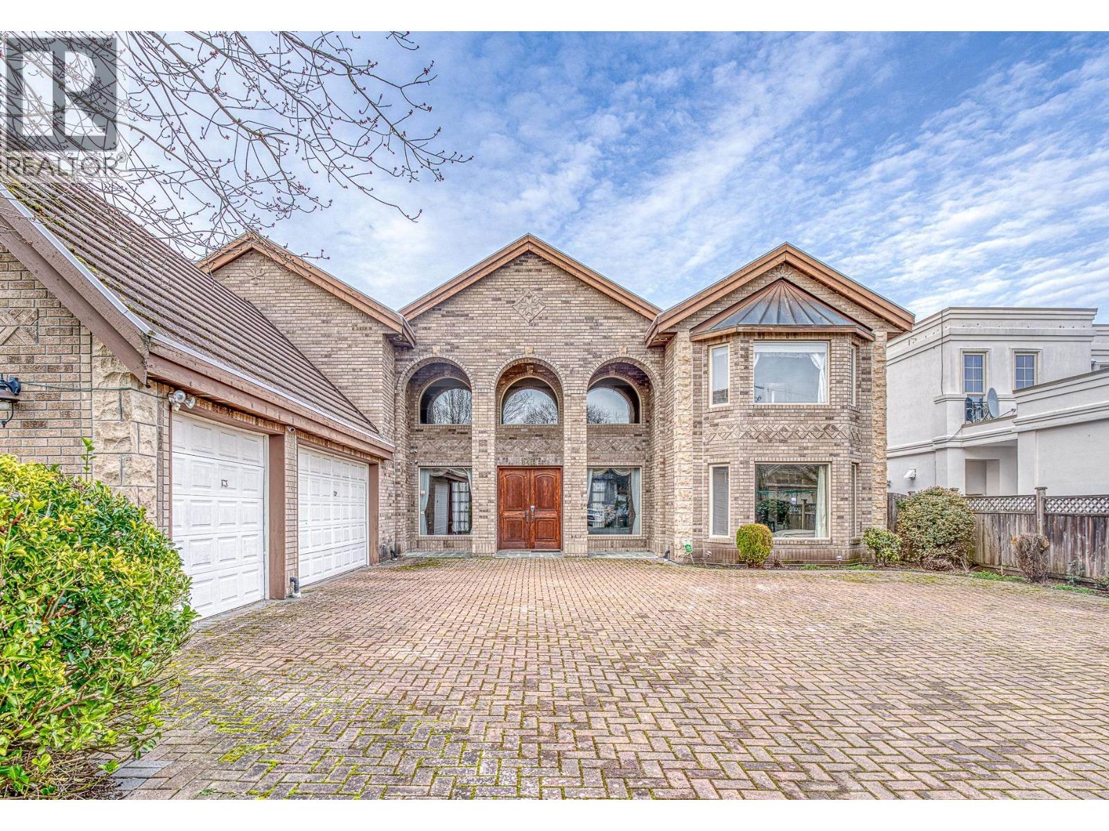 5471 Garrison Rd, Richmond, BC V7C 2M1