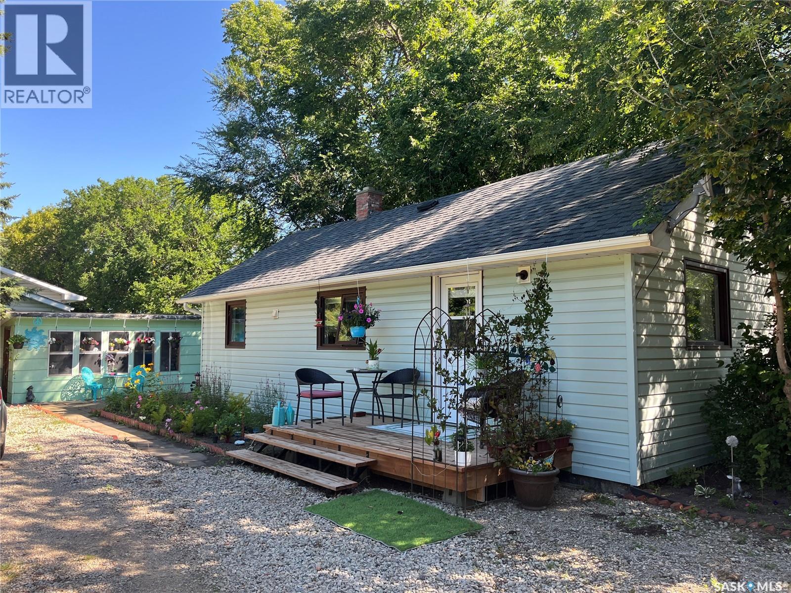 225 First St NE, Wadena, SK S0A 4J0