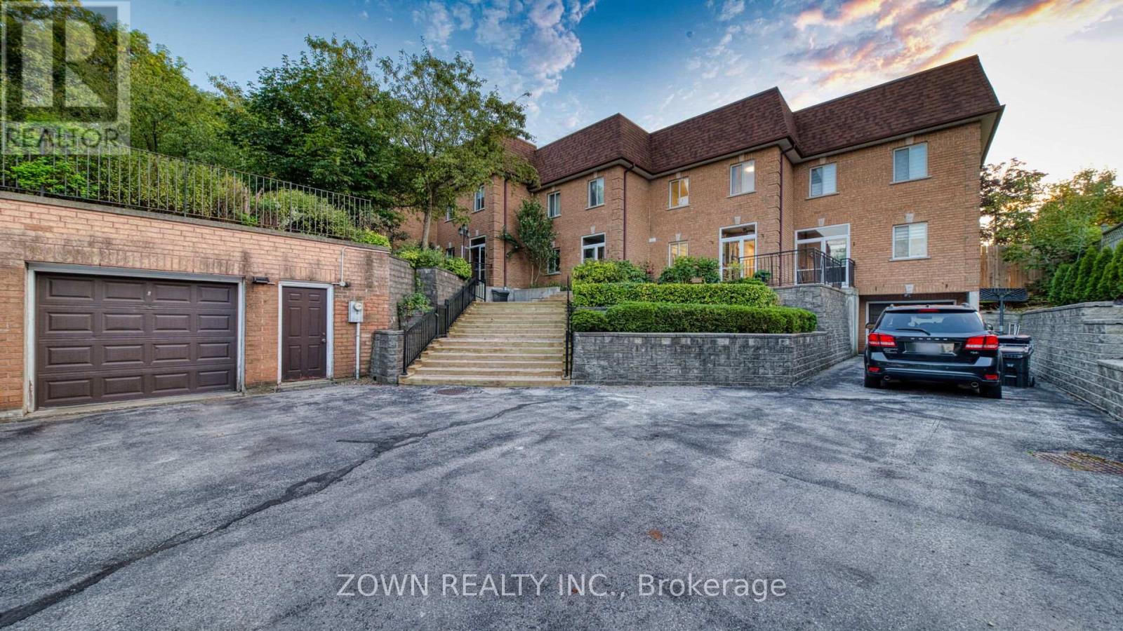 2 6 Mason Rd, Toronto, ON M1M 3P8