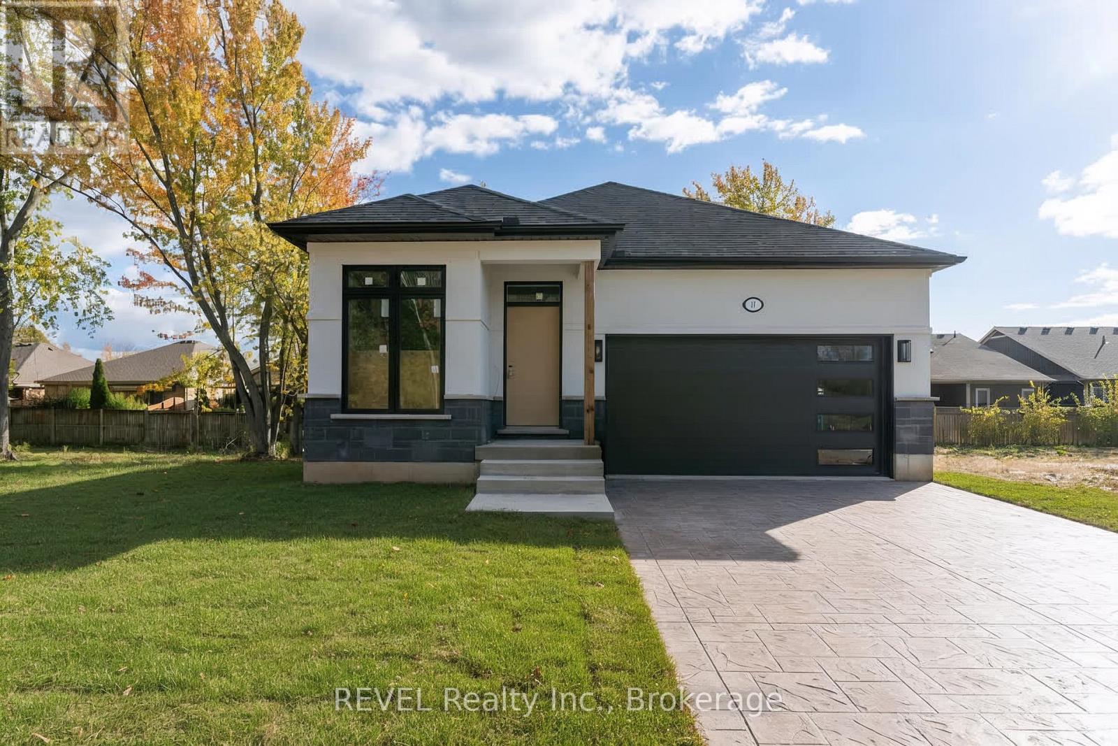 11 Stickles St, Pelham Fonthill, ON L3C 3C3