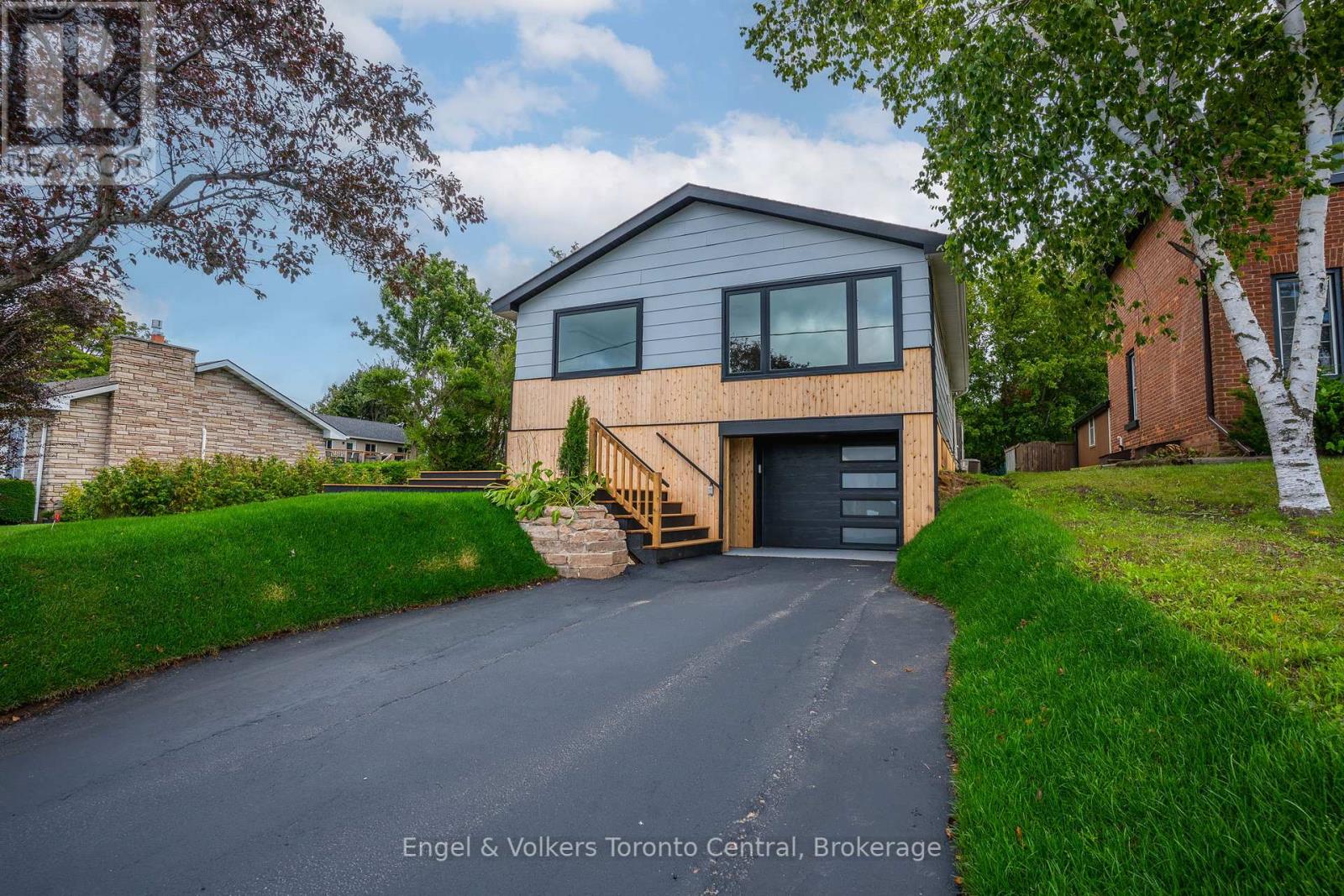 873 9th Avenue East, Owen Sound, ON N4K 3E8