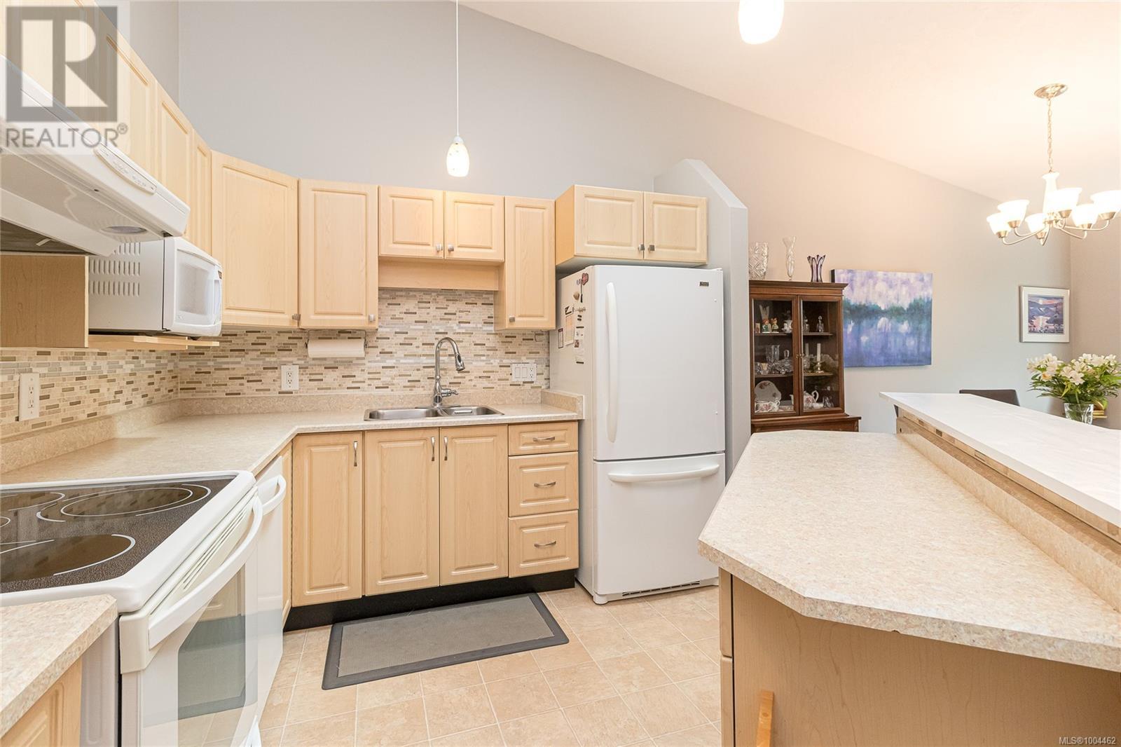 2600 Ferguson Rd Unit 79 Rd, Central Saanich, BC V8M 2C1