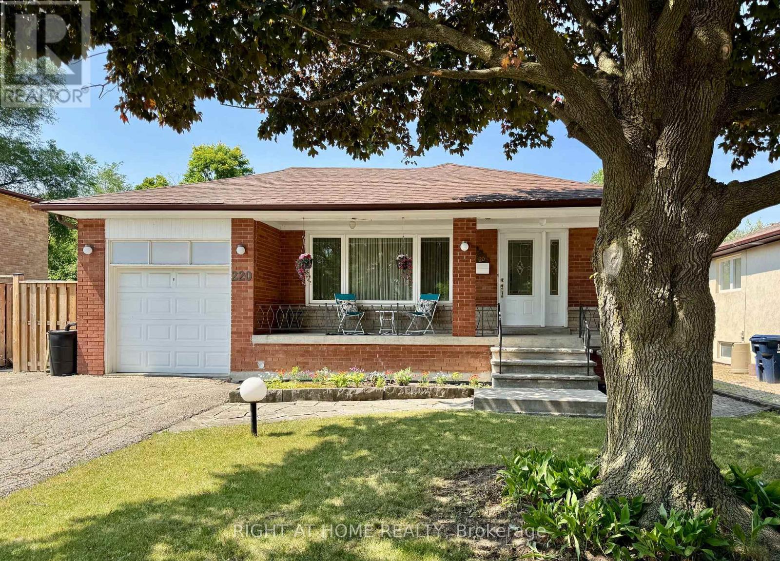 220 Homewood Ave, Toronto, ON M2M 1K6