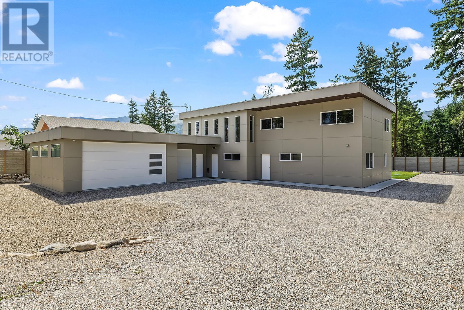 7141 Dunwaters Rd, Kelowna, BC V1Z 3W5
