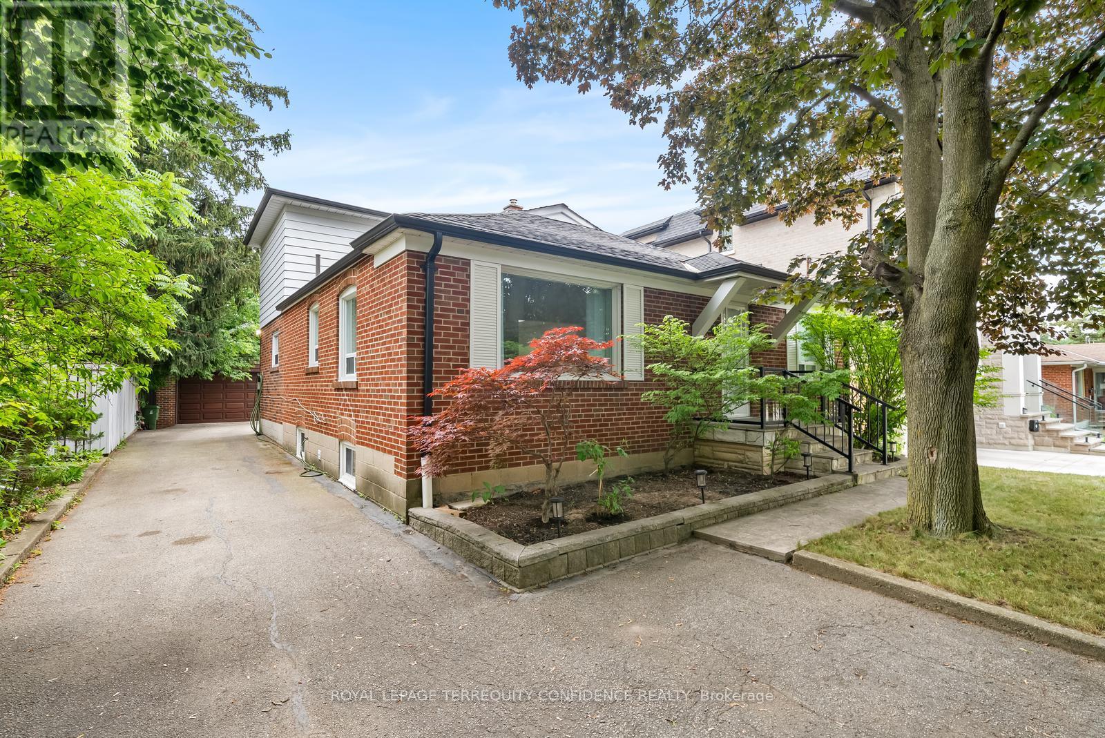 237 Churchill Ave, Toronto, ON M2R 1E2