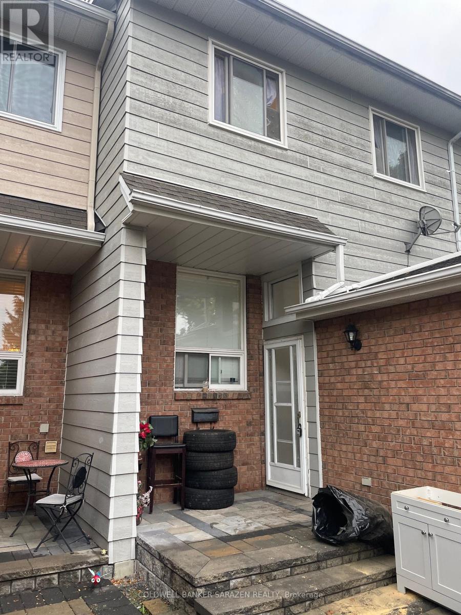15 Sturbridge Private, Ottawa, ON K1T 3J6