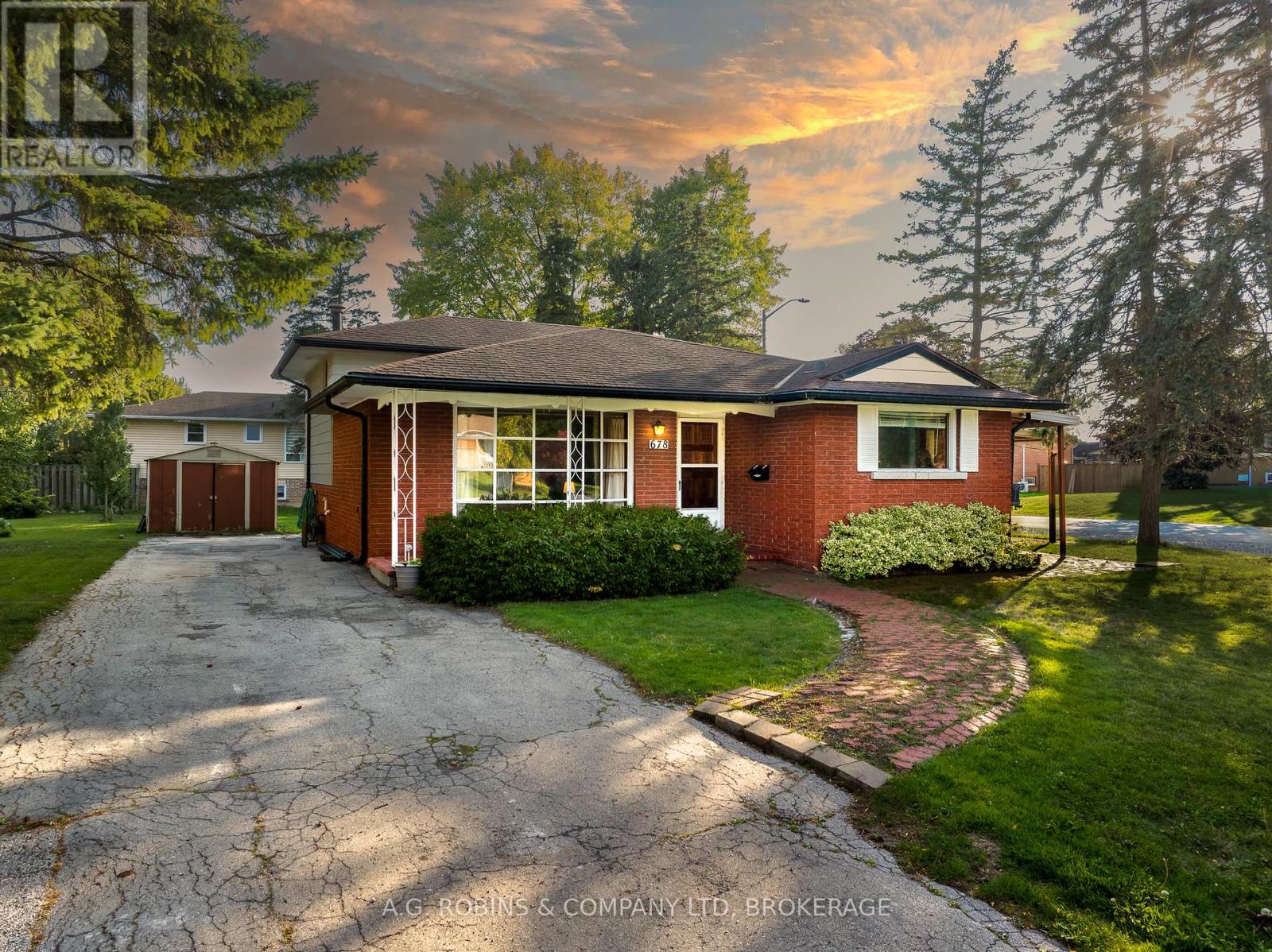 678 Sugarloaf St, Port Colborne, ON L3K 2R5