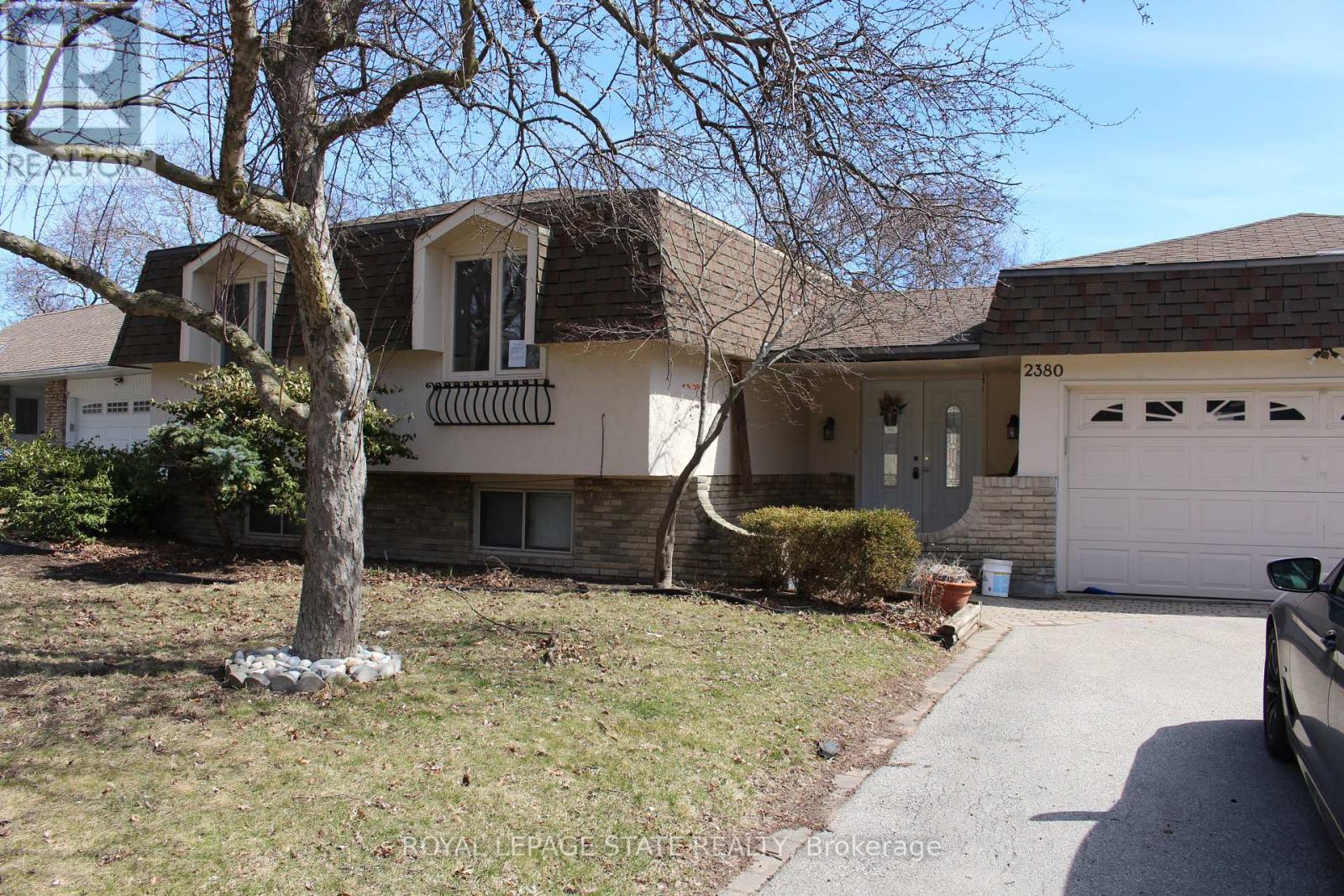 2380 Bridge Rd, Oakville, ON L6L 2G6