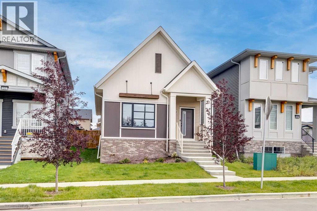 812 Reynolds Mnr SW, Airdrie, AB T4B 5G2