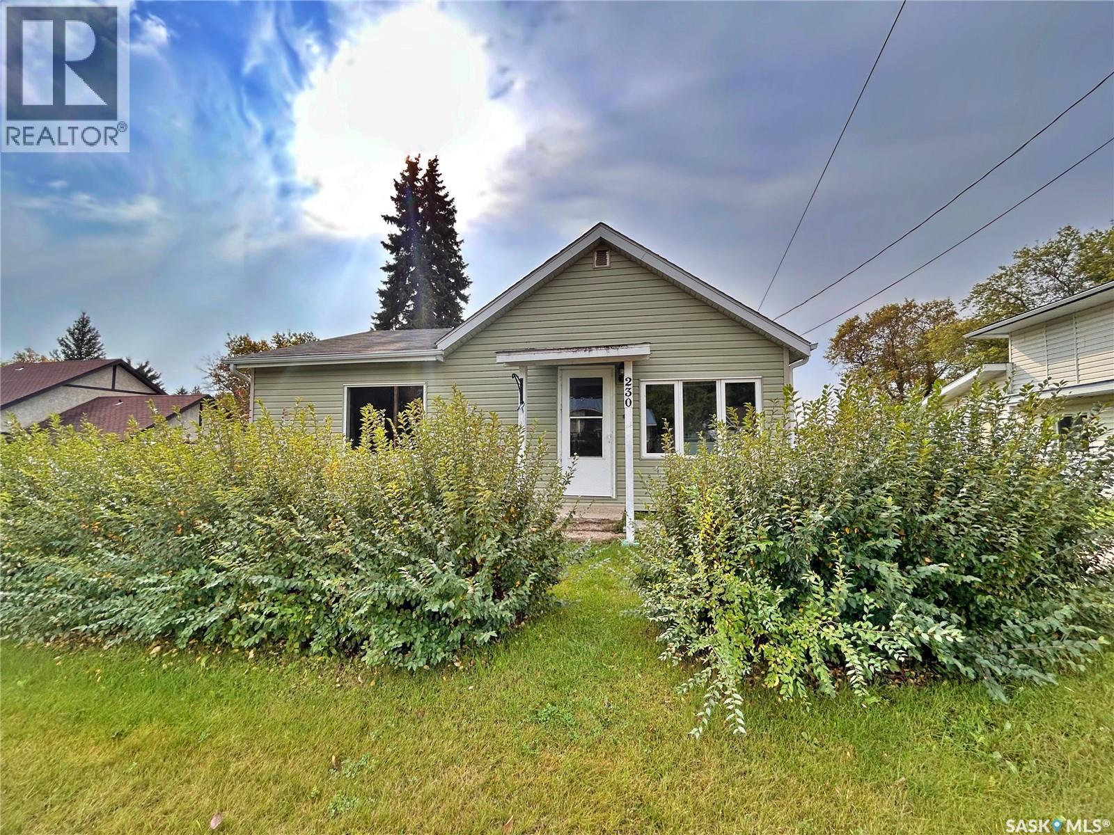230 Railway Ave W, Wawota, SK S0G 5A0