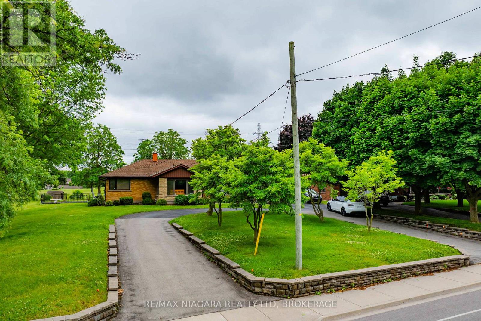 6378 Mountain Rd, Niagara Falls, ON L2J 0B3