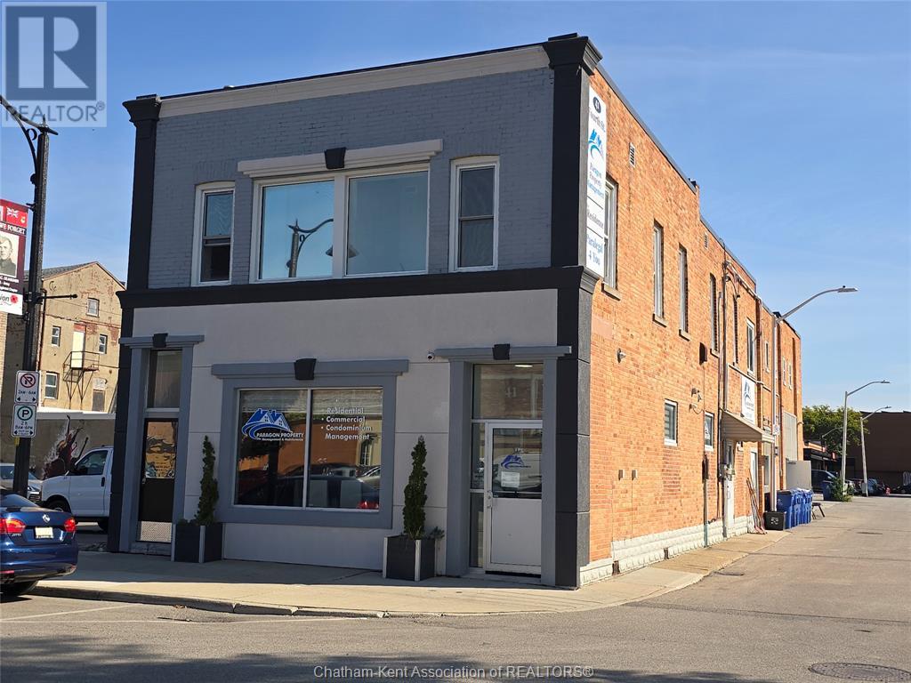 41 Fourth St, Chatham, ON N7M 2G3