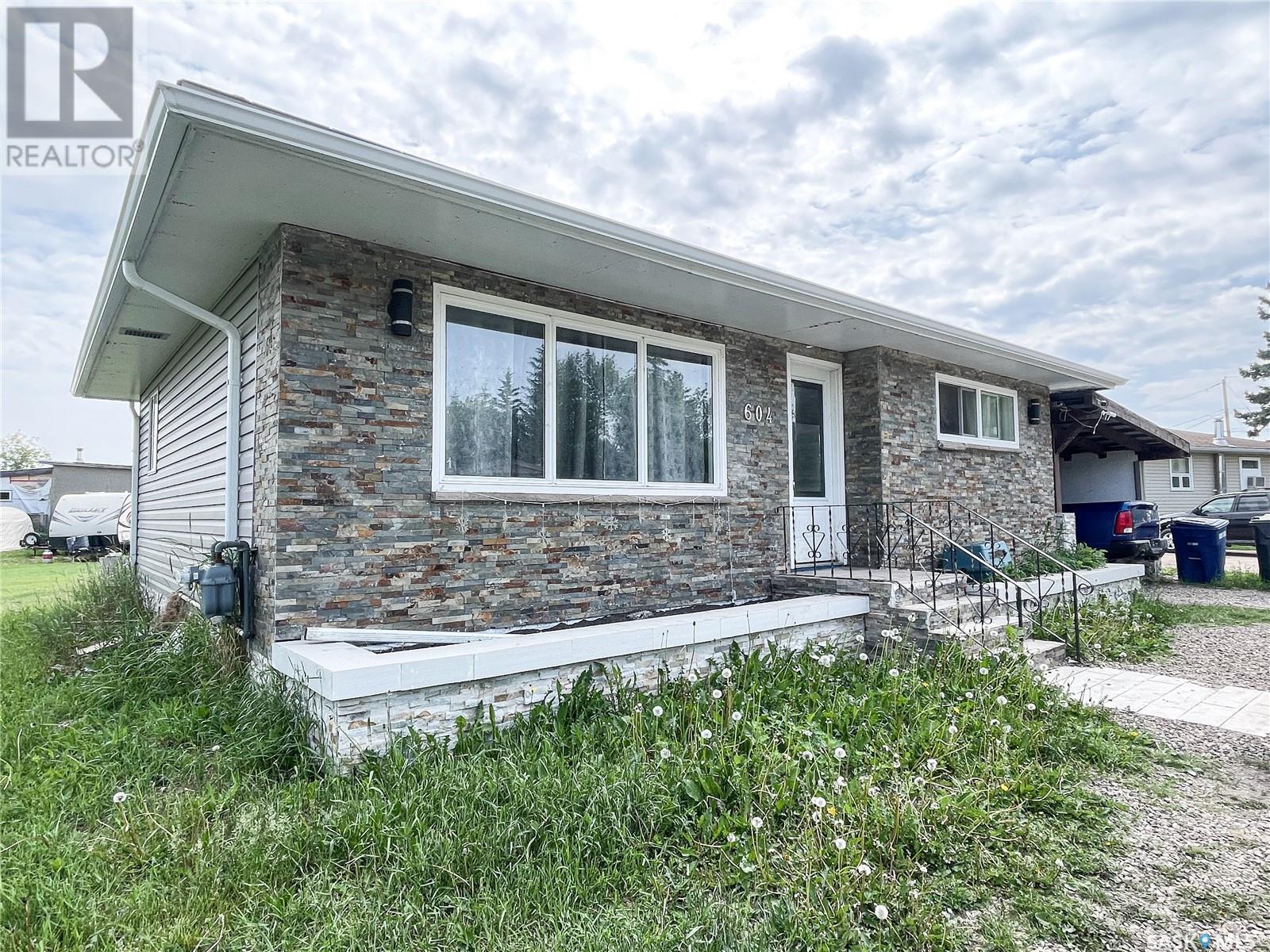 604 Sergent Ave E, Meadow Lake, SK S9X 1H8