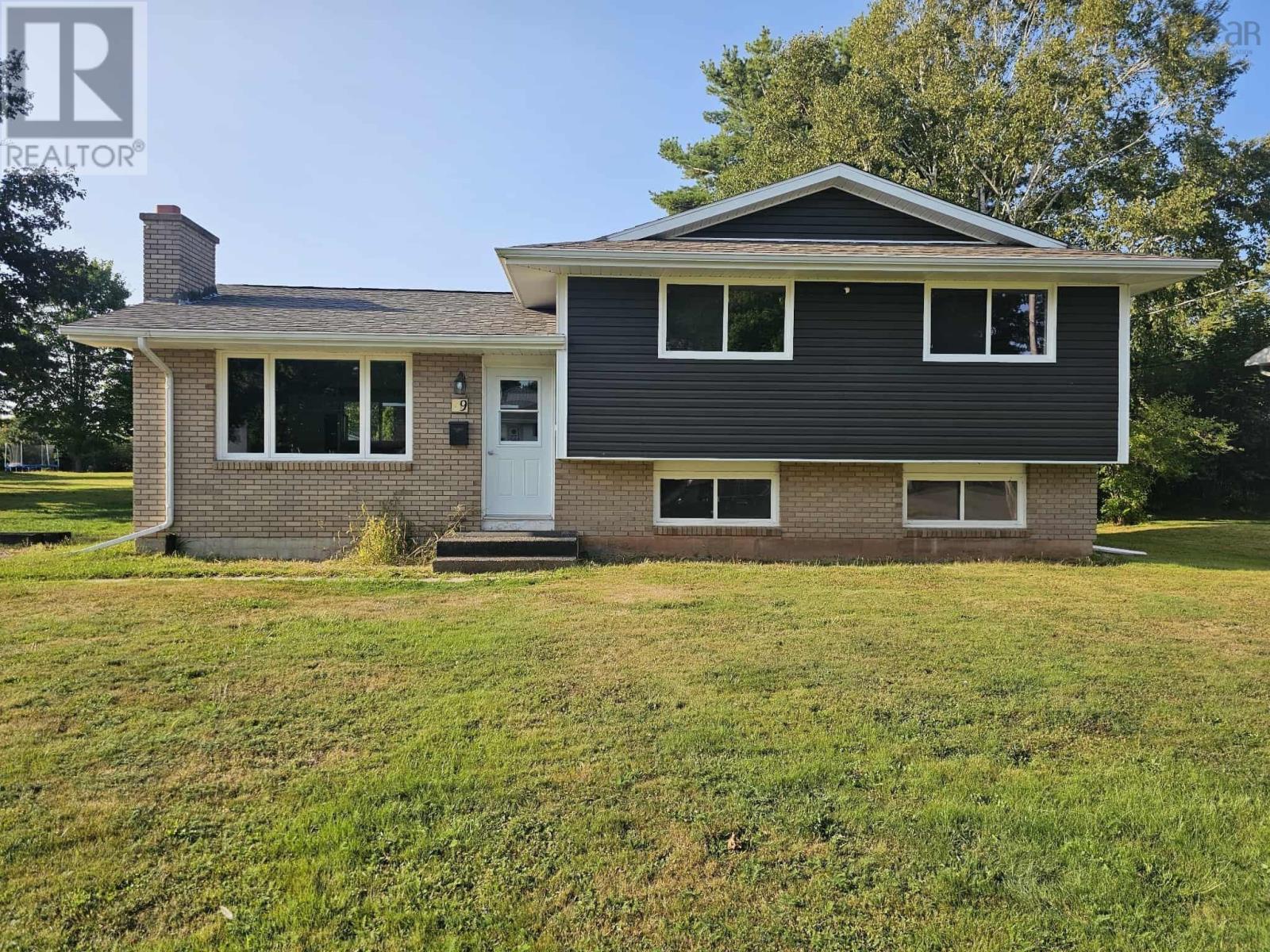 9 Windale Dr, Truro, NS B2N 2X4