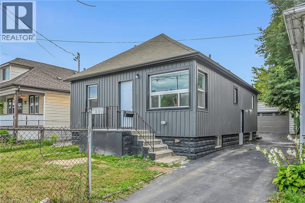220 Grenfell St, Hamilton, ON L8H 3J7