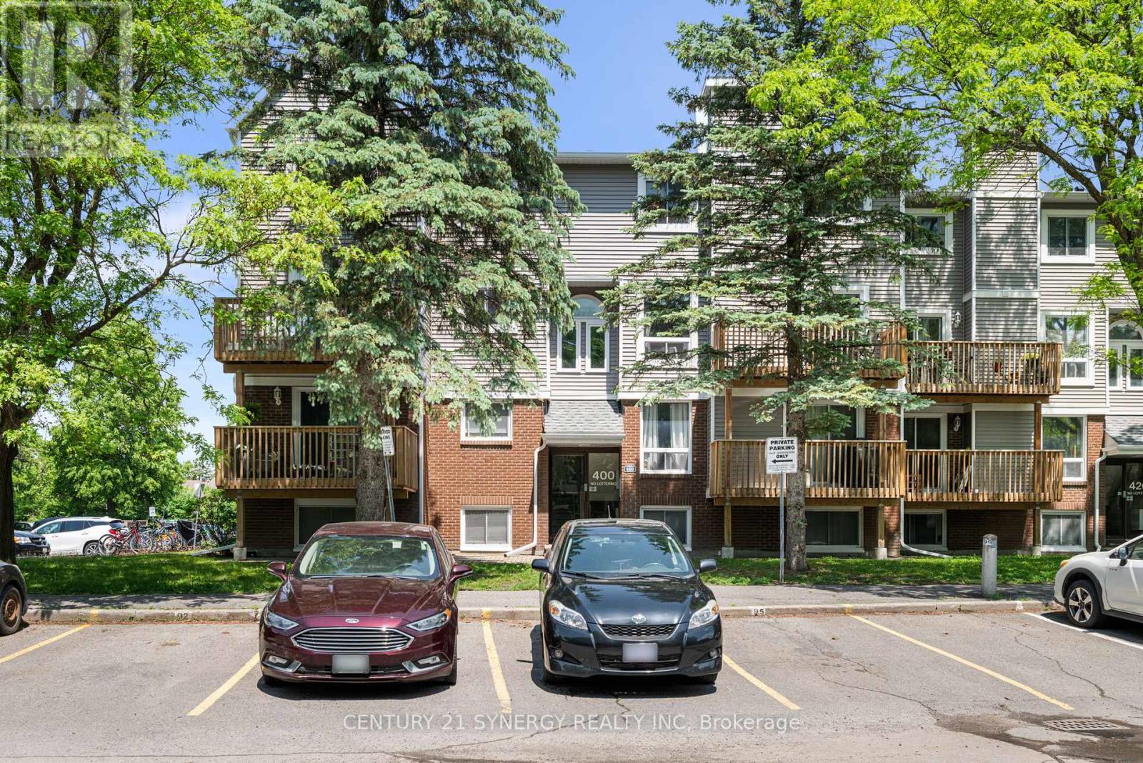 8 400 Fenerty Ct, Ottawa, ON K2L 3A9
