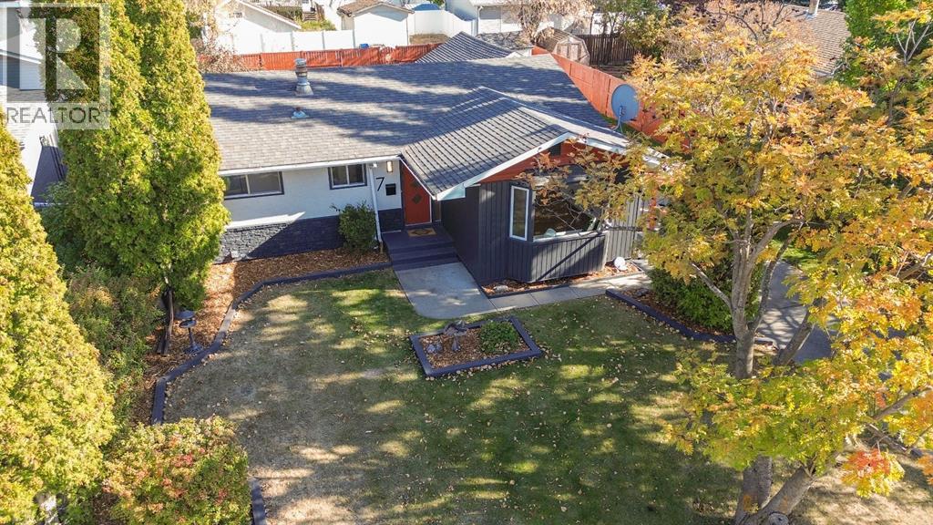 7 Stirling Close, Red Deer, AB T4N 0A8