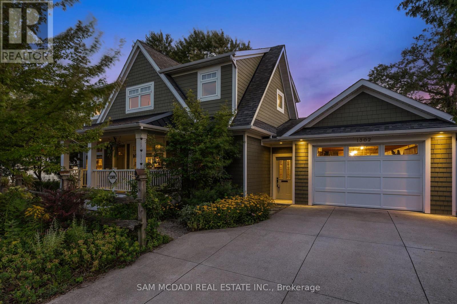 1302 Meredith Ave, Mississauga, ON L5E 2E7