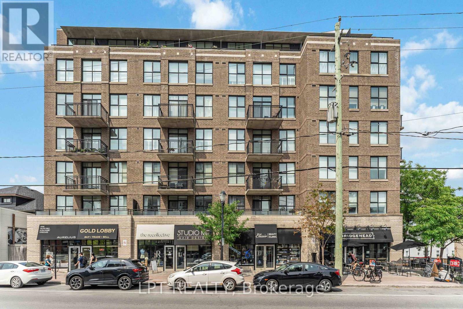 206 150 Caroline Ave, Ottawa, ON K1Y 4X8