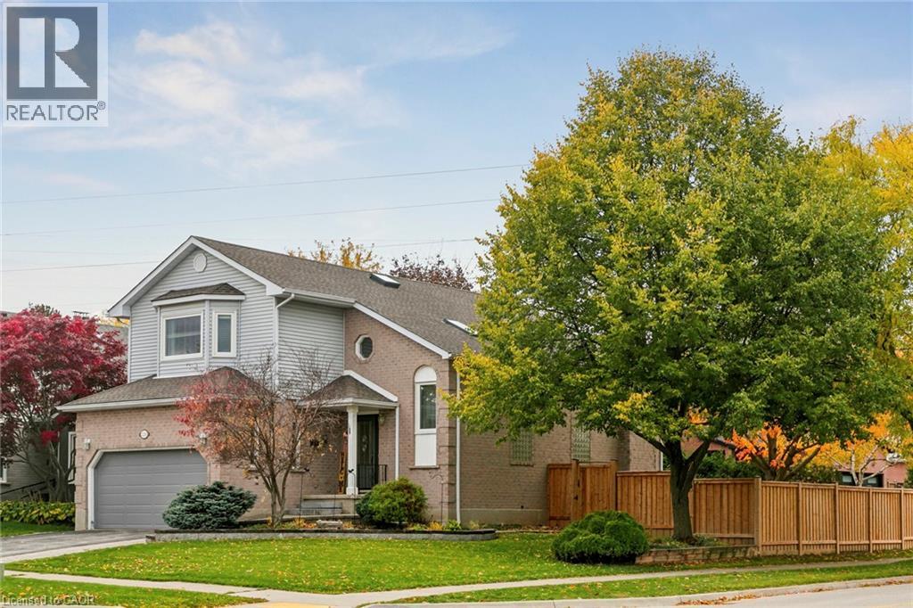 2210 Heidi Ave, Burlington, ON L7M 3W5