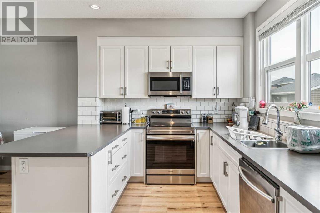 368 Redstone Dr NE, Calgary, AB T3N 0R1