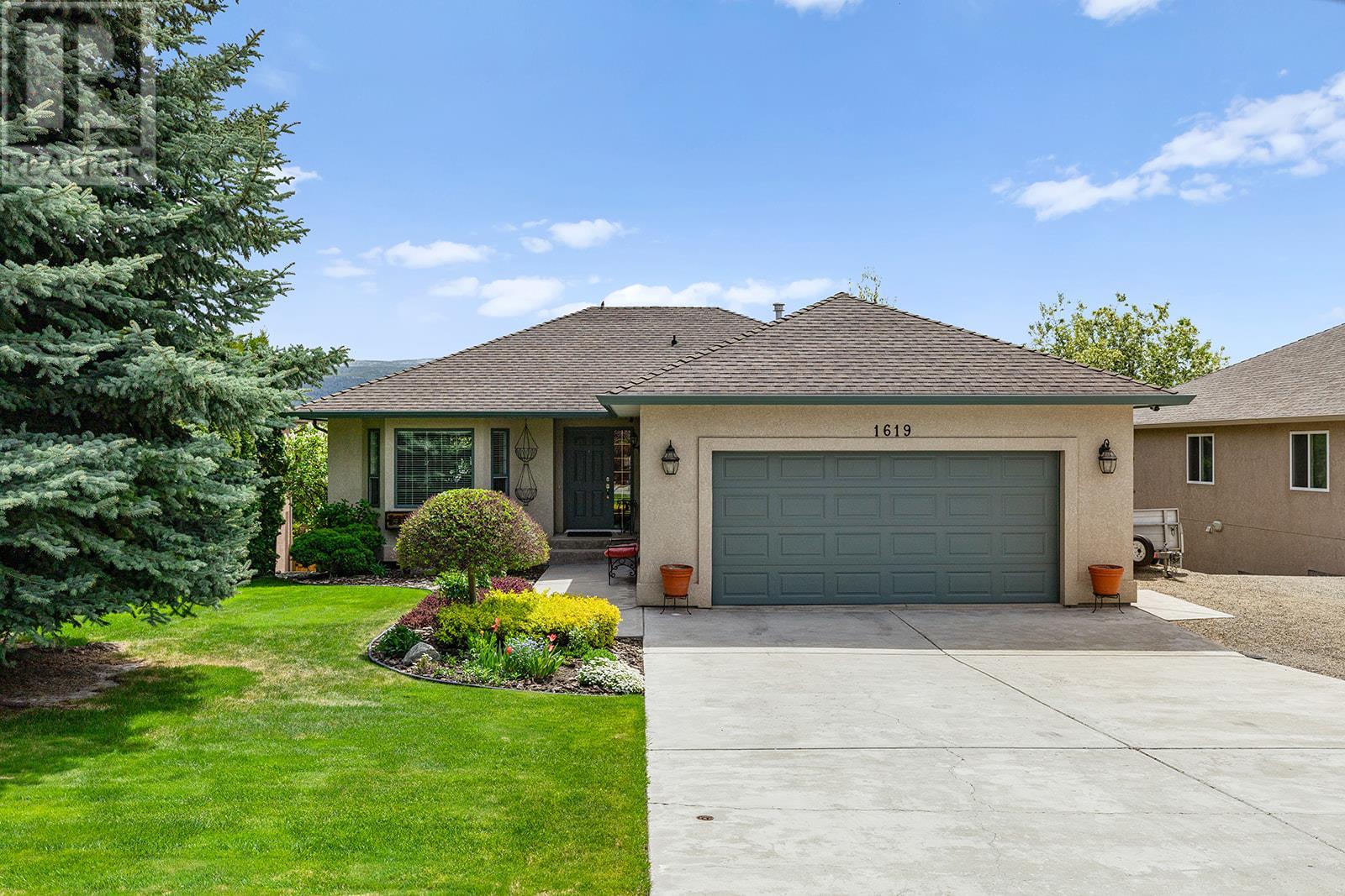 1619 Wilmot Ct, Kelowna, BC V1P 1M8