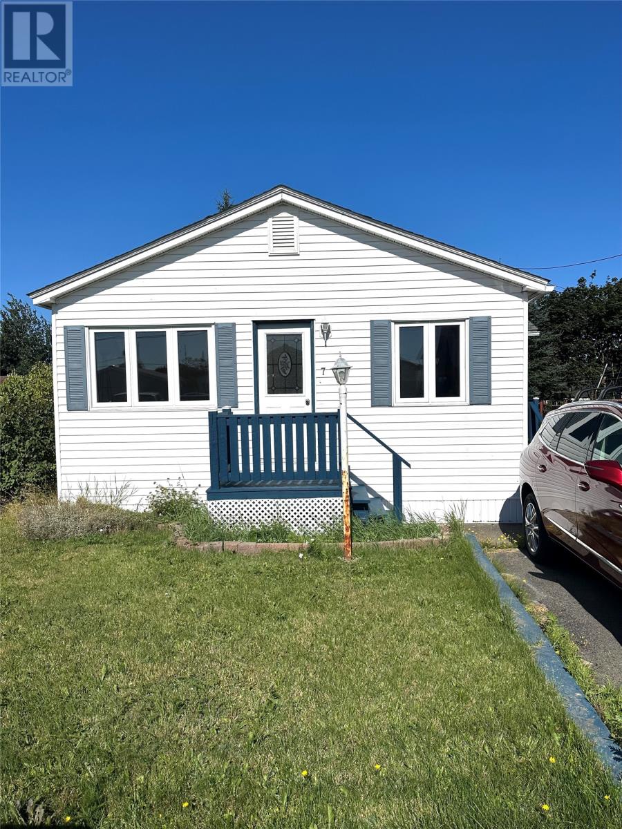 7 Mulrooney Ave, Grand Falls-Windsor, NL A2B 1E4