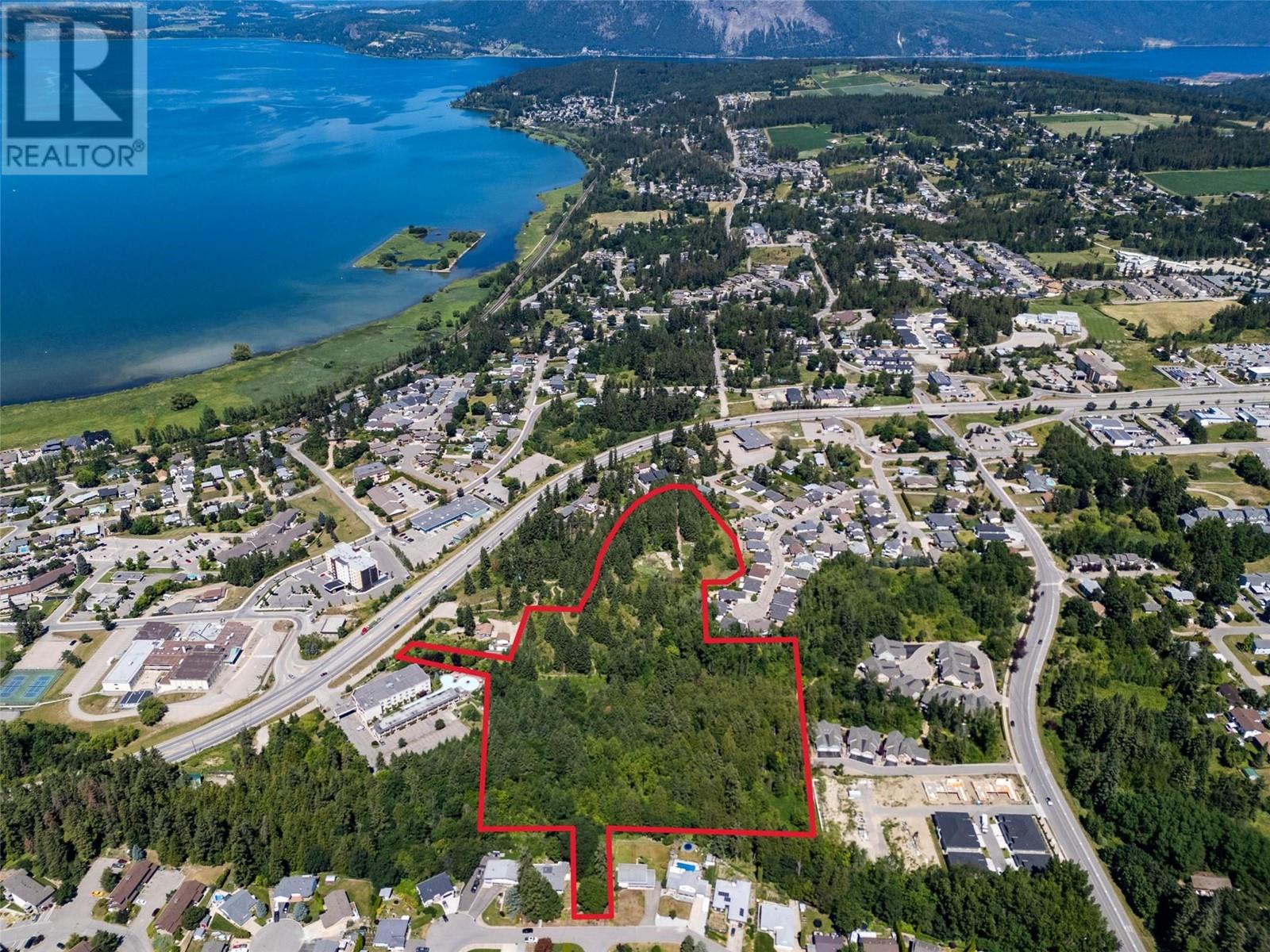 1470 Trans Canada Hwy, Salmon Arm, BC V1E 2S6