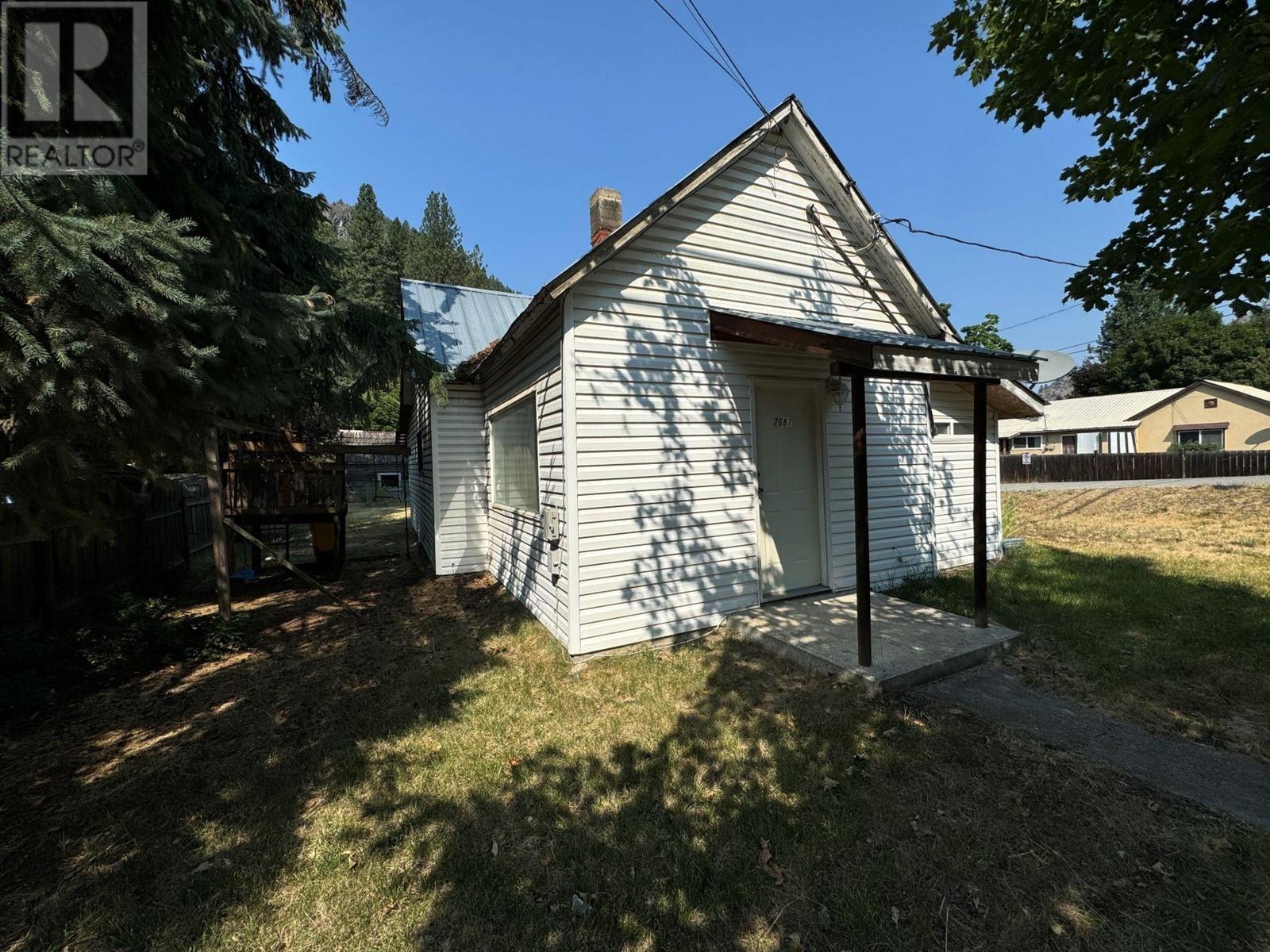 7687 Riverside Dr, Grand Forks, BC V0H 1H0