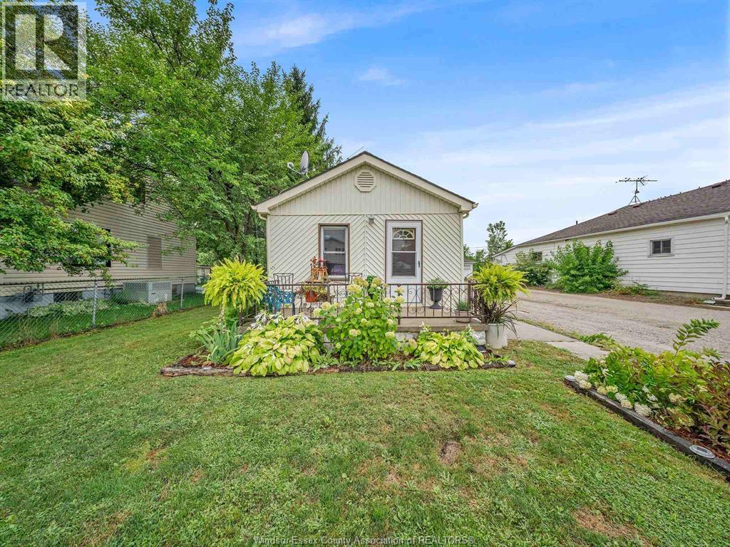 9508 Walker, Amherstburg, ON N0R 1J0