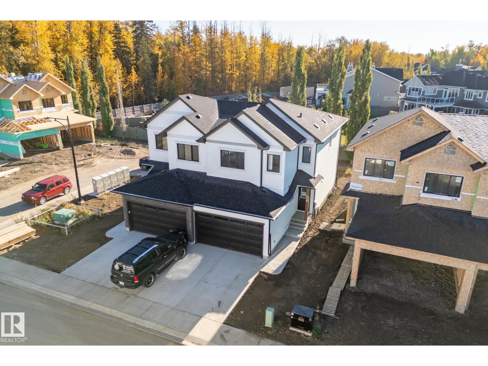 5122 213a Street Northwest #5, Edmonton, AB T6M 0K7