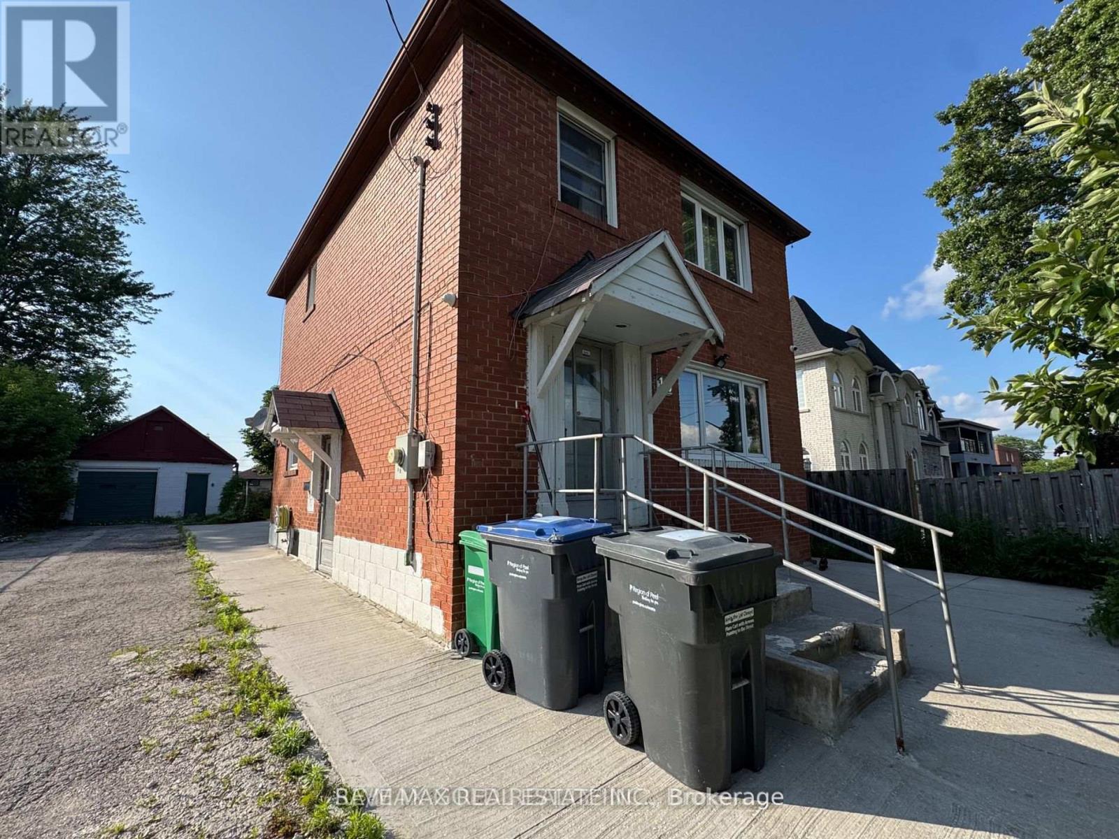 15 Scarboro St, Mississauga, ON L4T 1E3