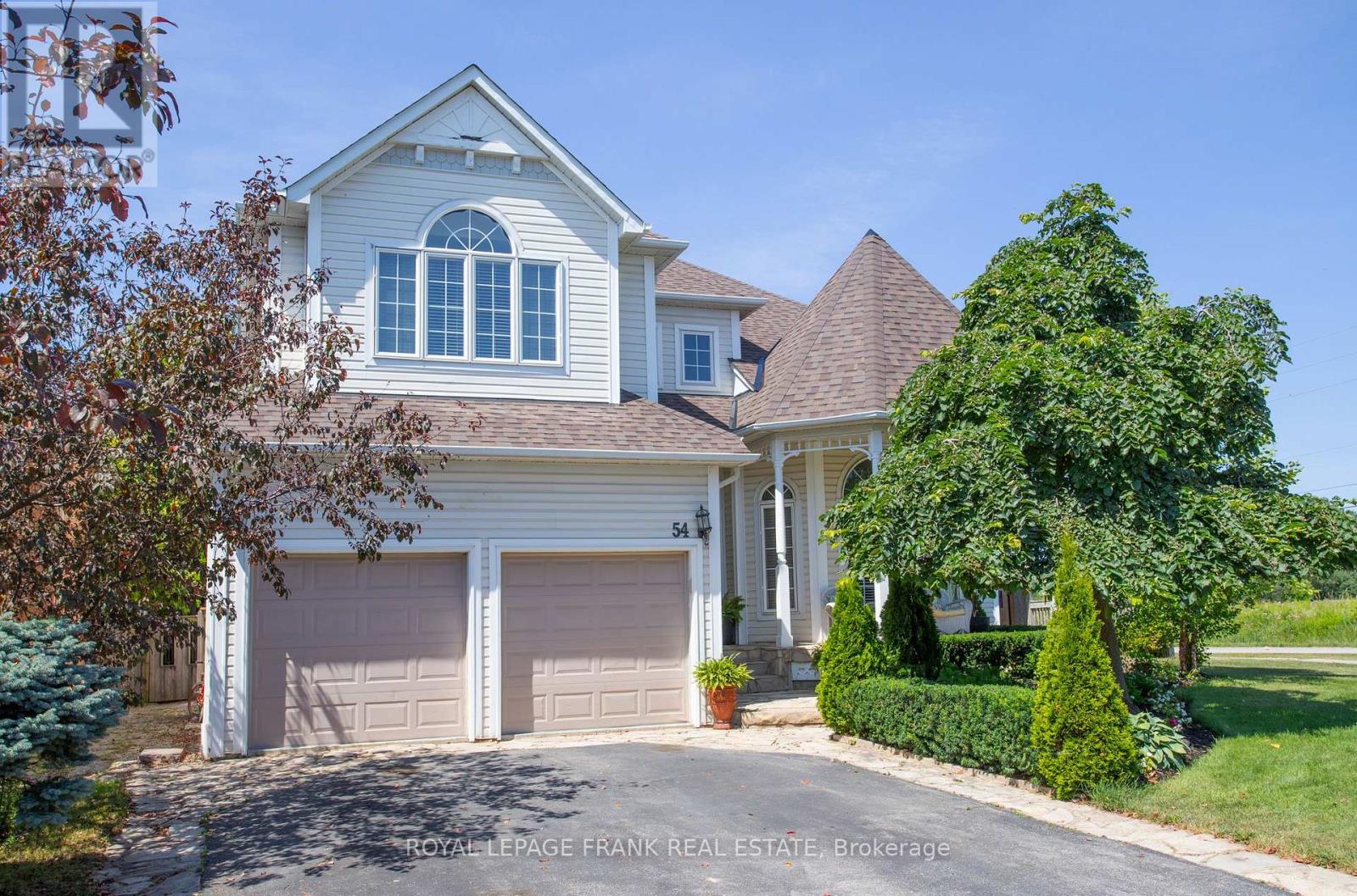 54 Selkirk Dr, Whitby, ON L1M 2E6