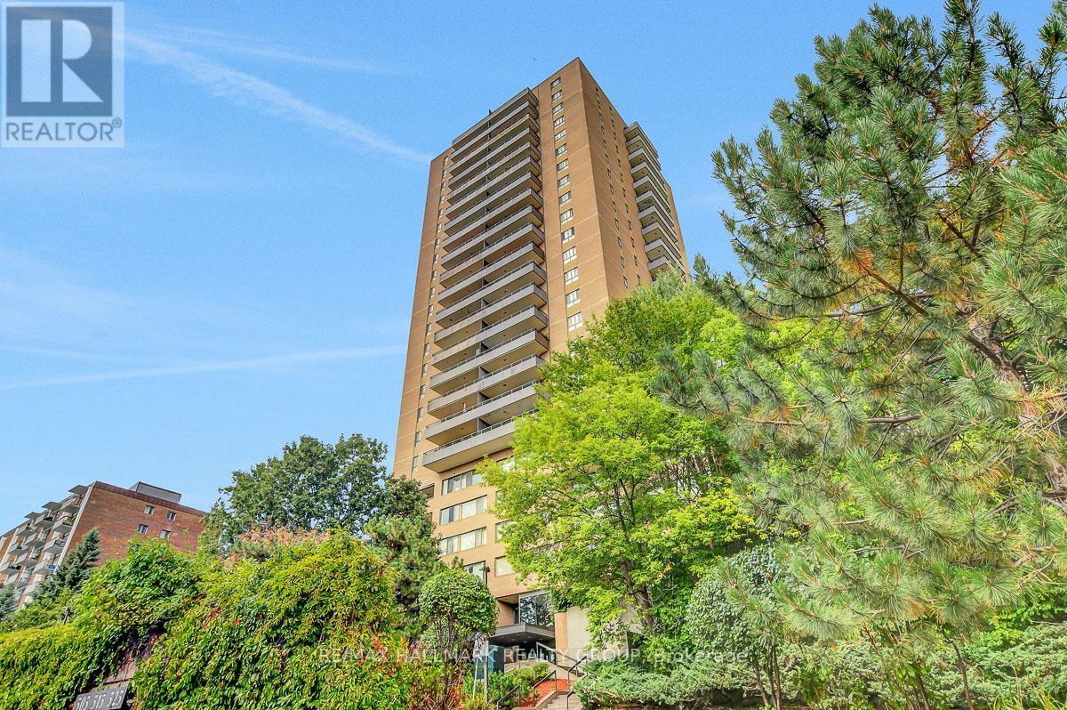 1902 505 St Laurent Blvd, Ottawa, ON K1K 3X4