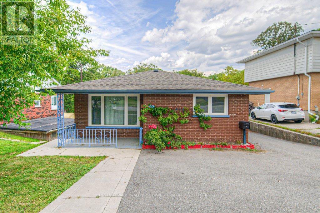 328 Clyde Rd, Cambridge, ON N1R 1L6