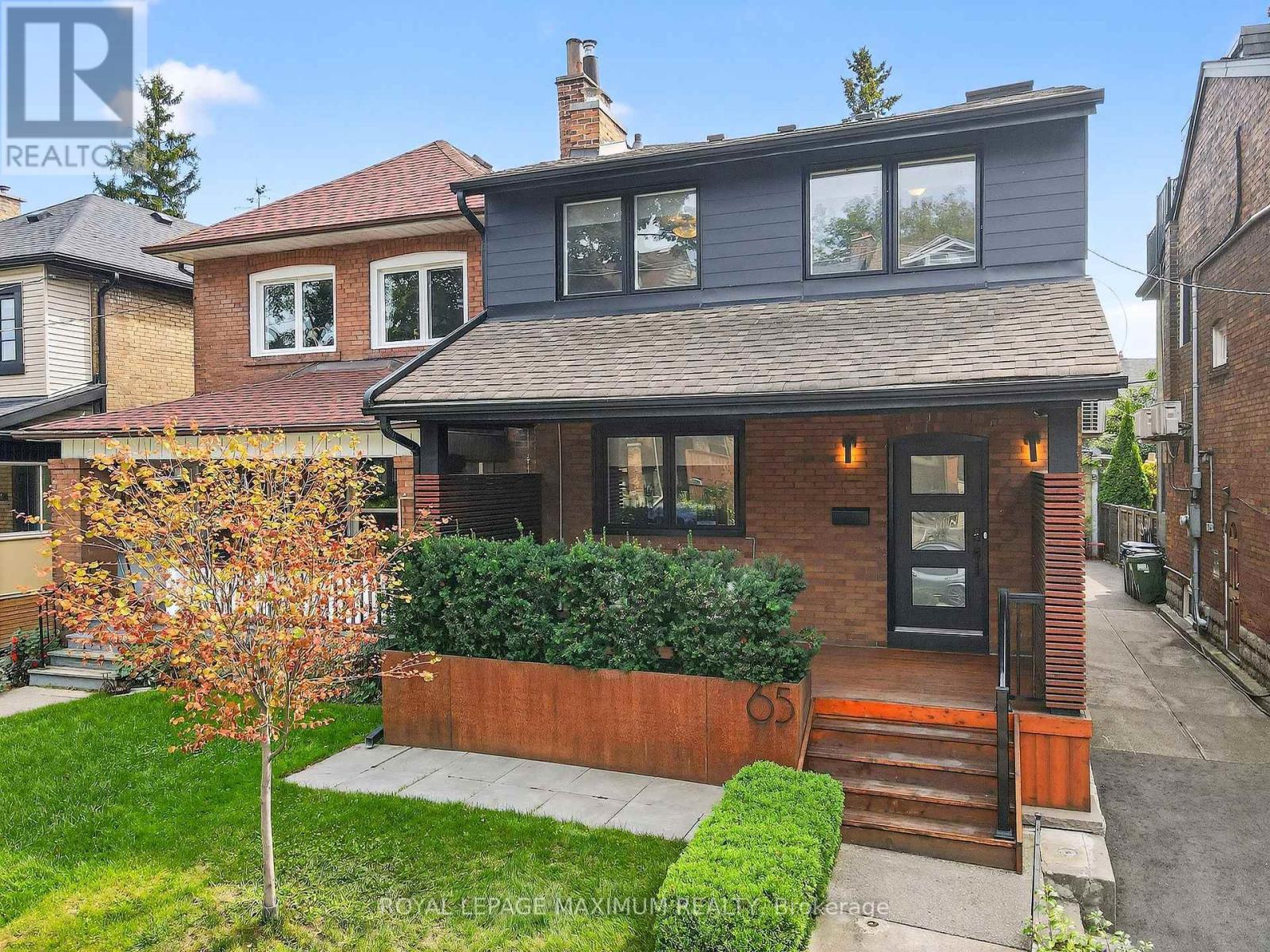 65 Parkdale Rd, Toronto, ON M6R 1E3