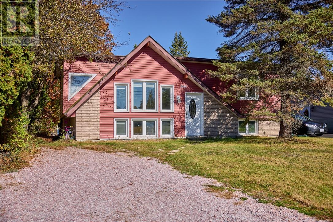 1494 E Val, Val Therese, ON P3P 1S6
