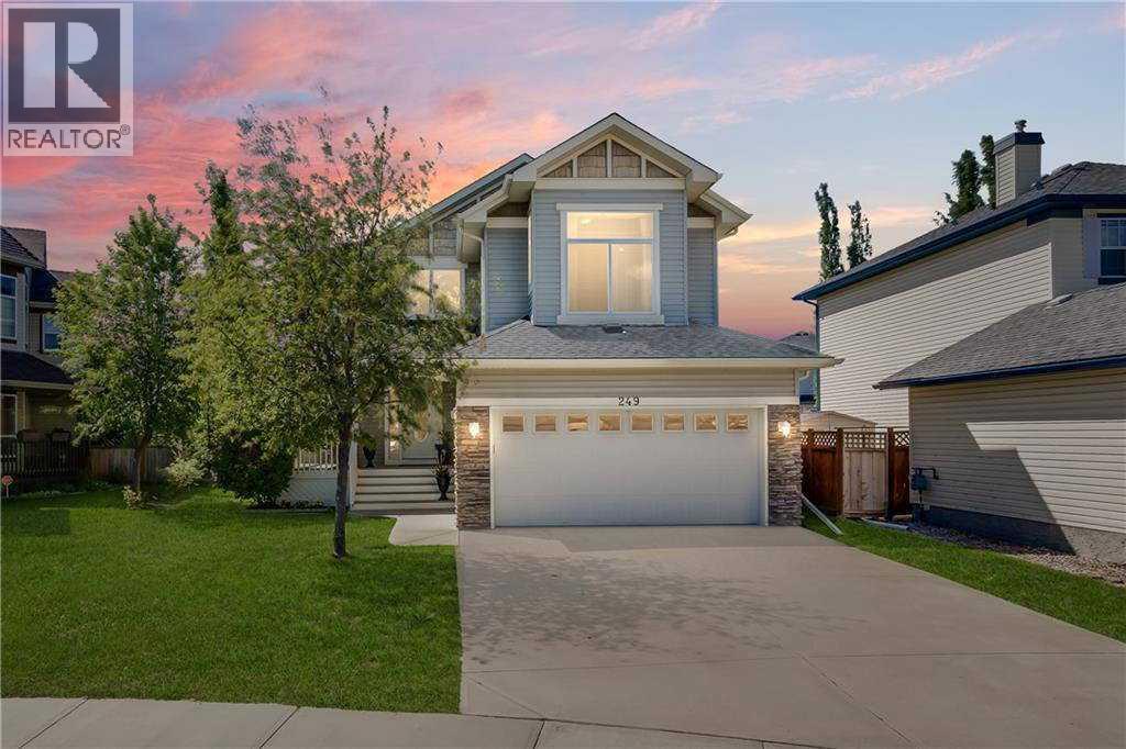 249 W Lakeview Pl, Chestermere, AB T1X 1K4