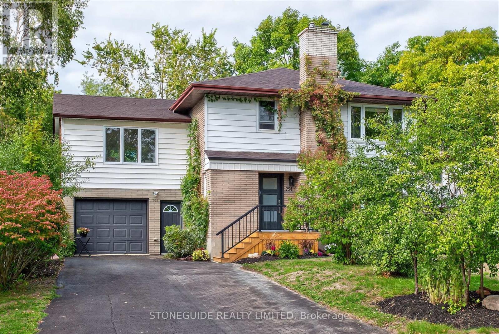 754 Hopkins Ave Ward 3 Ave, Peterborough, ON K9J 4Y5