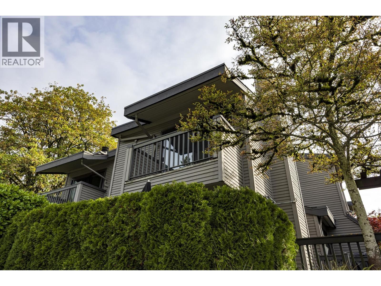 3132 Lonsdale Ave, North Vancouver, BC V7N 3J8