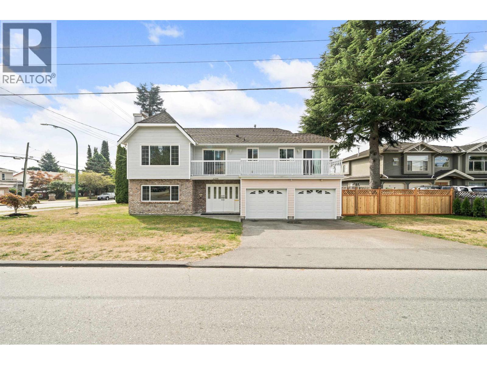 4398 Hurst St, Burnaby, BC V5J 1M9