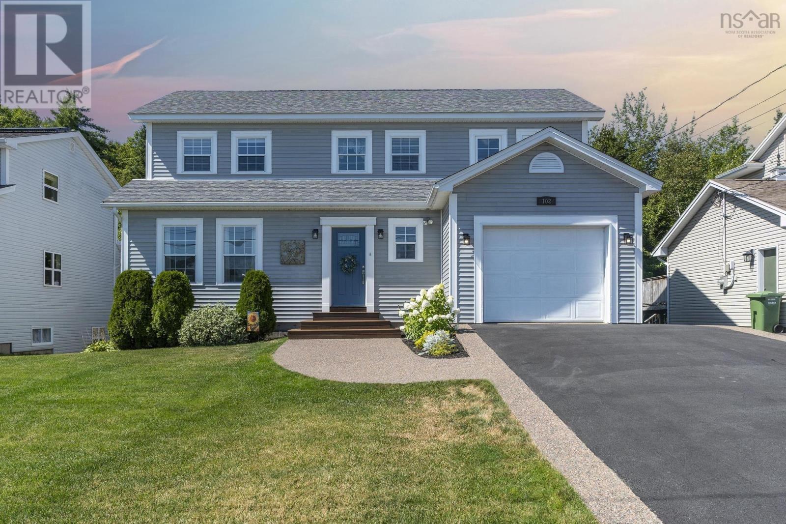 102 Portland Estates Blvd W, Woodlawn, NS B2W 6E5