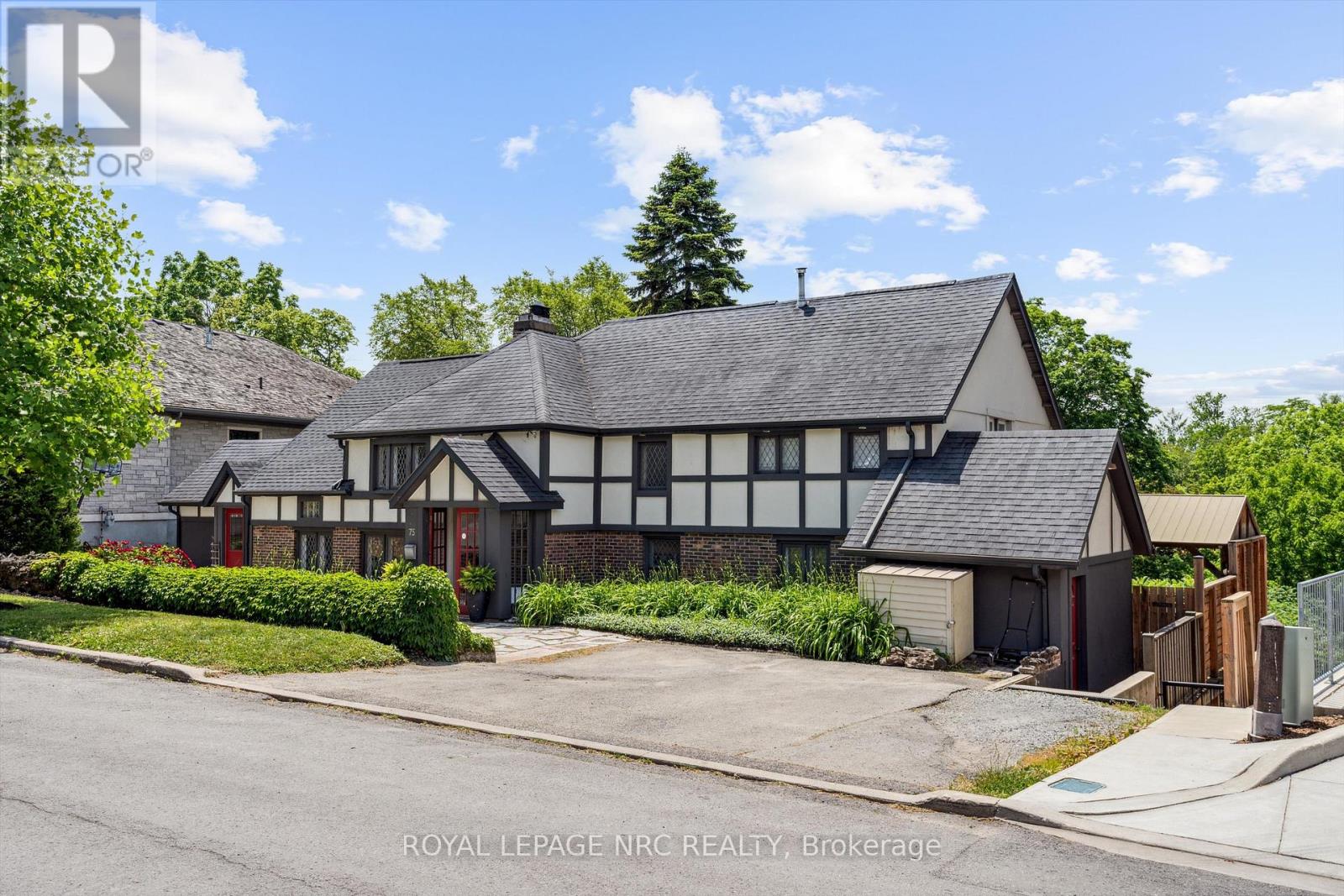 75 Yates St, St. Catharines, ON L2R 5R7