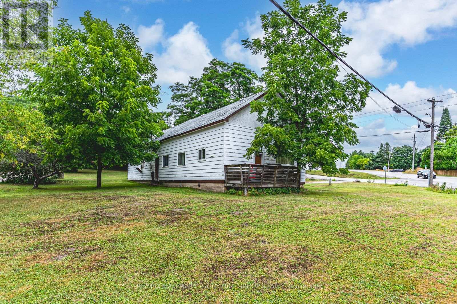 332 Champlain Rd, Penetanguishene, ON L9M 1S4
